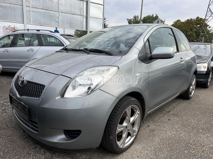 TOYOTA YARIS 1.3 Sol AC