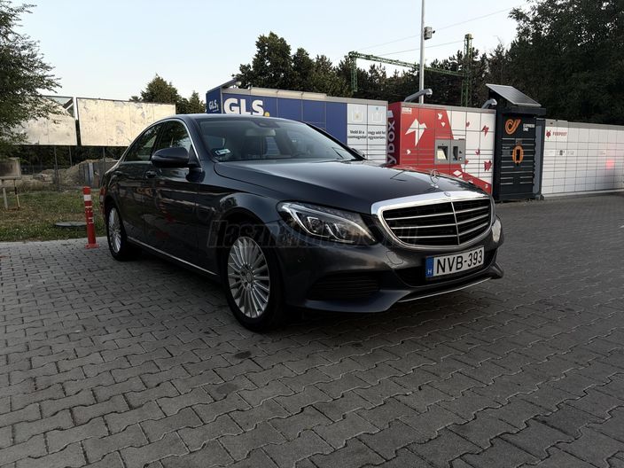 MERCEDES-BENZ C 220