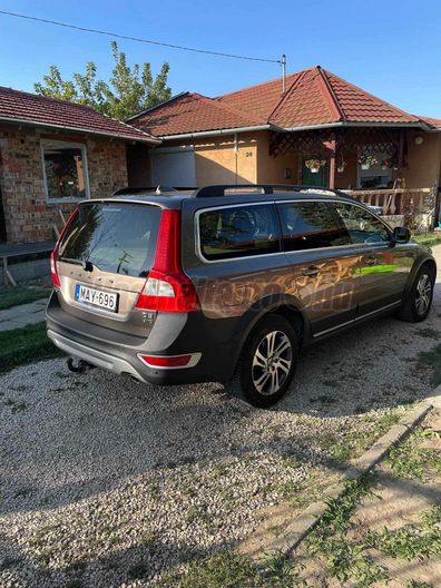 VOLVO XC70 2.4 D [D3] AWD Momentum Geartronic