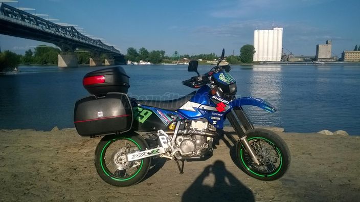 SUZUKI DR-Z 400