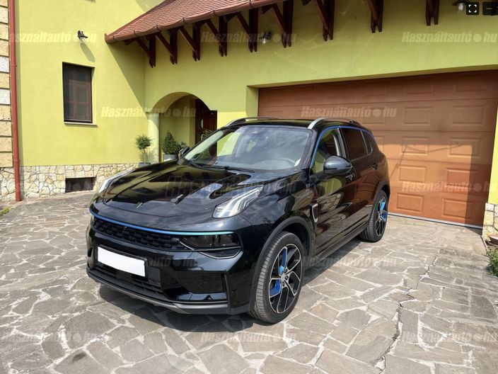 LYNK & CO 01