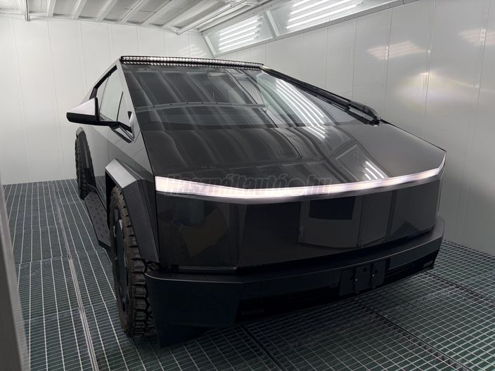 TESLA CYBERTRUCK / CYBERBEAST