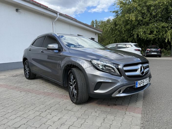 MERCEDES-BENZ GLA 220 Urban 4Matic 7G-DCT