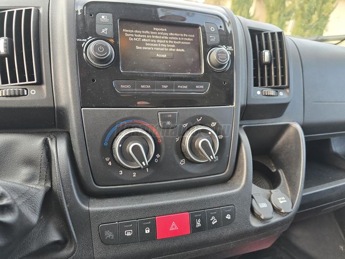 PEUGEOT BOXER 2.2 BlueHDI 280 FT L1H1 Pro (2 személyes )