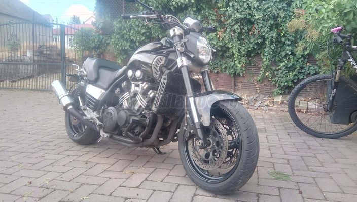 YAMAHA VMAX 1200