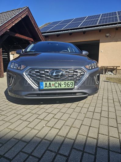 HYUNDAI IONIQ plug-in 1.6 GDi Premium DCT