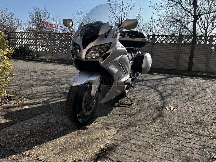YAMAHA FJR 1300