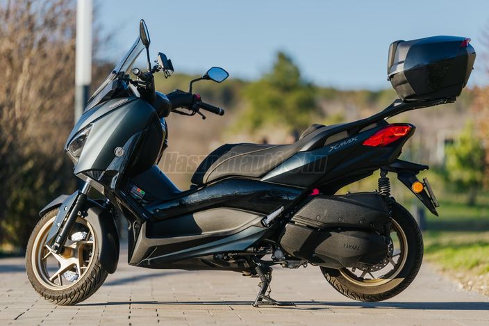 YAMAHA X-MAX 300