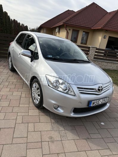 TOYOTA AURIS 1.4 D-4D