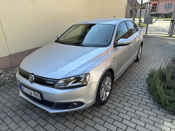 VOLKSWAGEN JETTA VI
