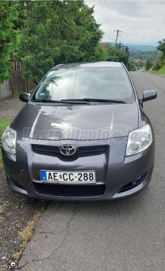 TOYOTA AURIS 1.4