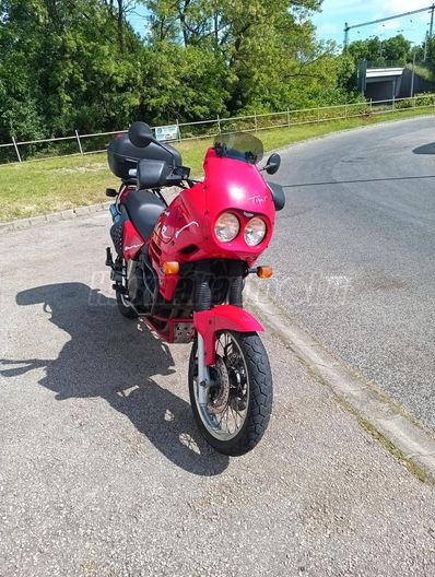 TRIUMPH TIGER 900