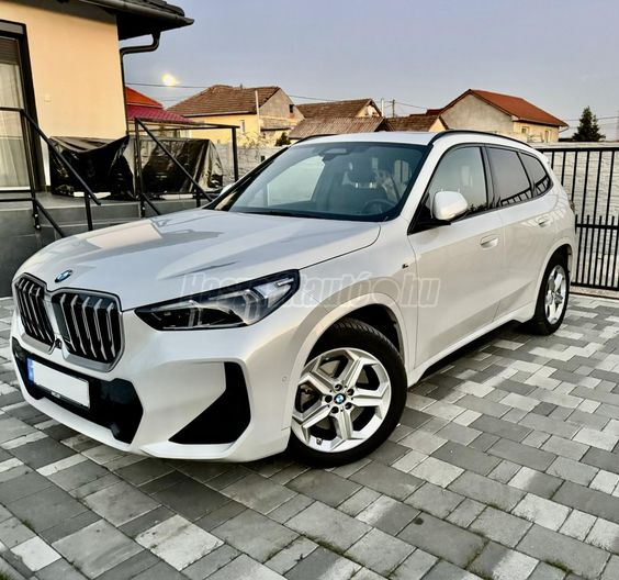 BMW X1 xDrive23i DKG