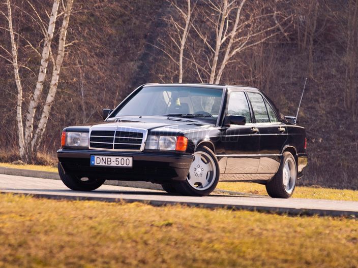 MERCEDES-BENZ 190 E 2.6