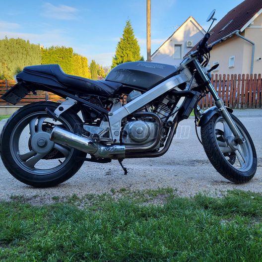 HONDA NT 650 GT HAWK