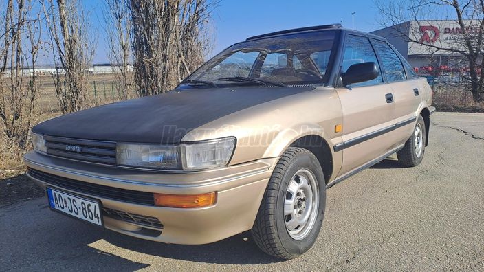 TOYOTA COROLLA Liftback 1.6 L