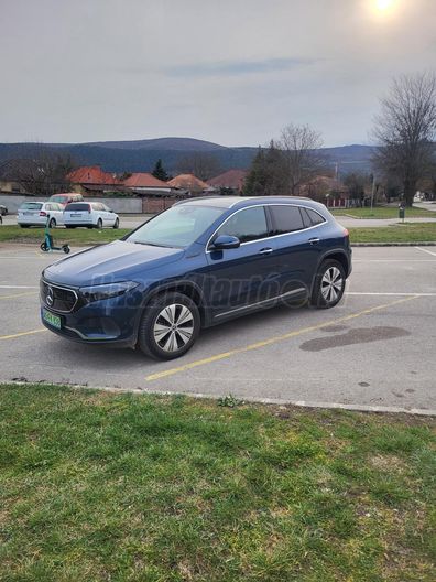 MERCEDES-BENZ EQA 250