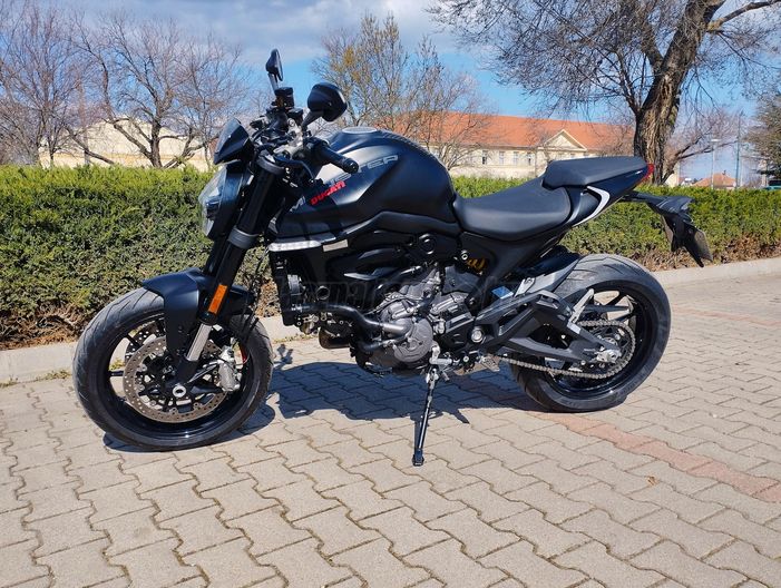DUCATI MONSTER