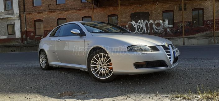 ALFA ROMEO GT 1.9 JTD 16V Blackline