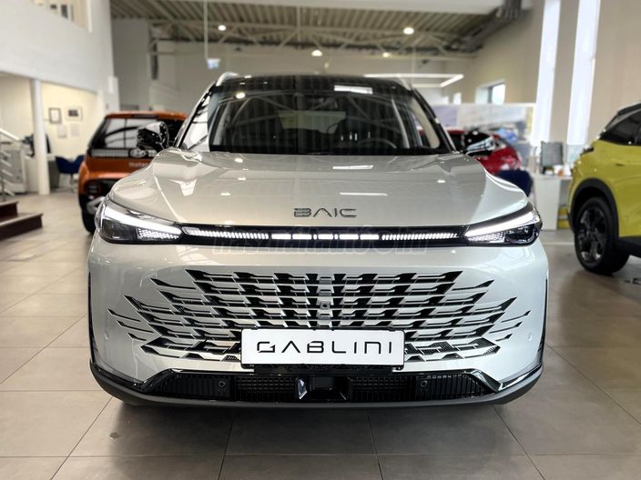 BAIC X7