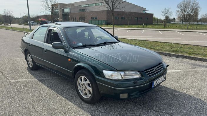 TOYOTA CAMRY 2.2