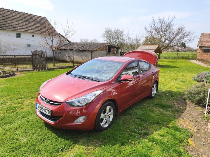 HYUNDAI ELANTRA 1.6i Comfort (Automata)