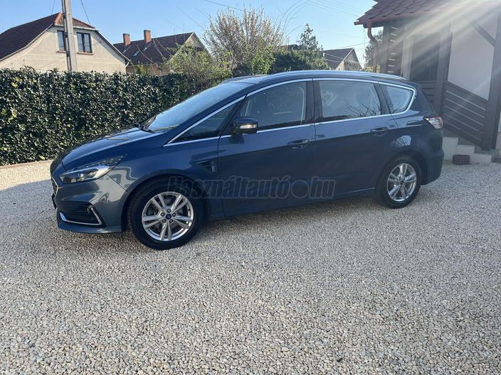 FORD S-MAX 2.5 FHEV Titanium CVT [7személy]