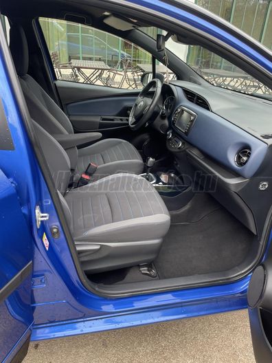 TOYOTA YARIS 1.5 Dual VVT-iE Selection Blue