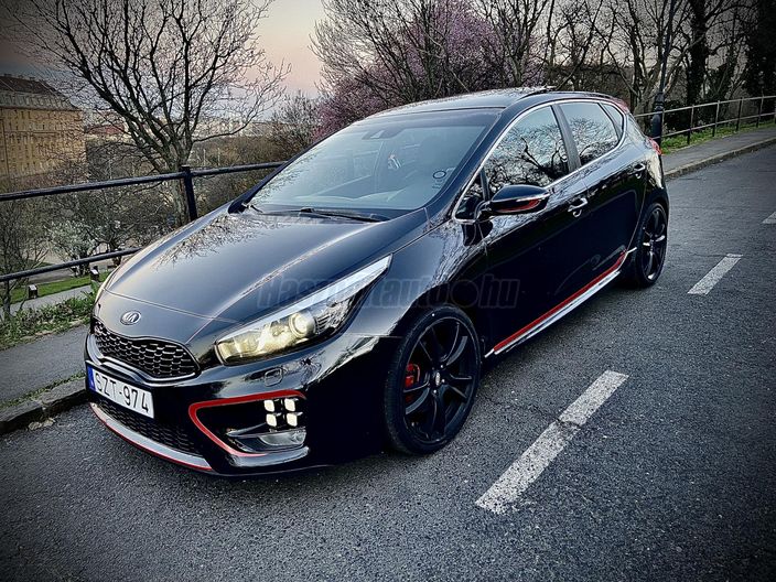 KIA CEE'D 1.6 TGDI GT Mid