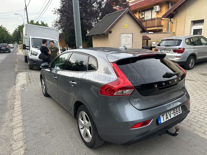 VOLVO V40 1.6 T2