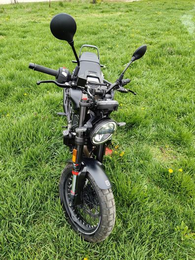 HUSQVARNA SVARTPILEN 401