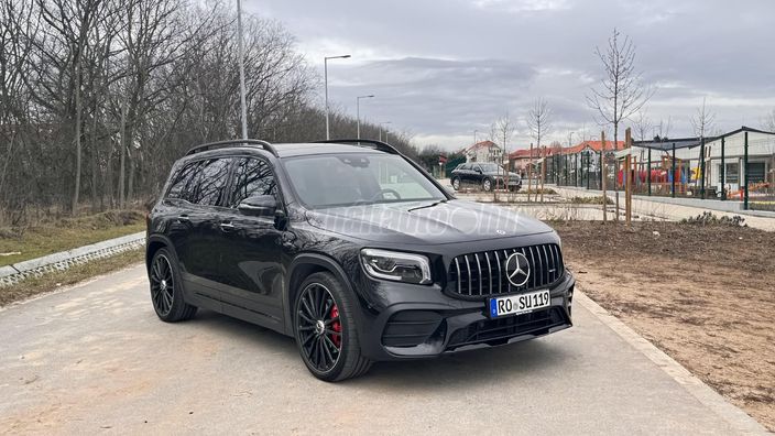 MERCEDES-AMG GLB