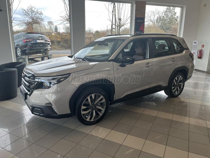 SUBARU FORESTER 2.0 e-Boxer Platinum CVT