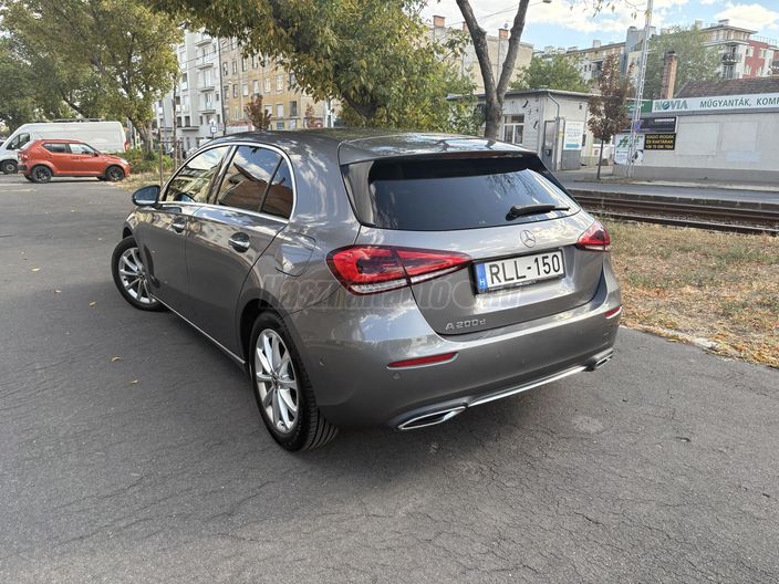 MERCEDES-BENZ A 200 d Progressive 8G-DCT