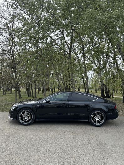 AUDI A7 Sportback 3.0 V6 FSI quattro S-tronic [5 személy]