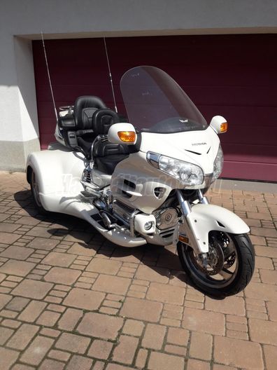 HONDA GL 1800 (GOLD WING)