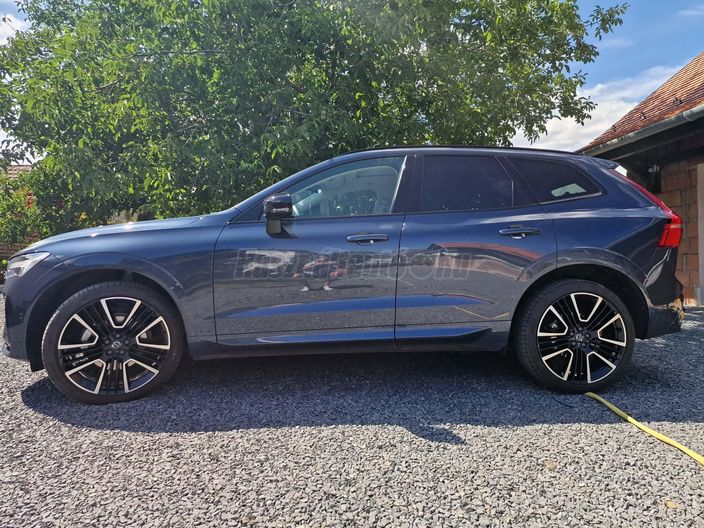 VOLVO XC60 2.0 [B5] MHEV Ultra Dark AWD Geartronic