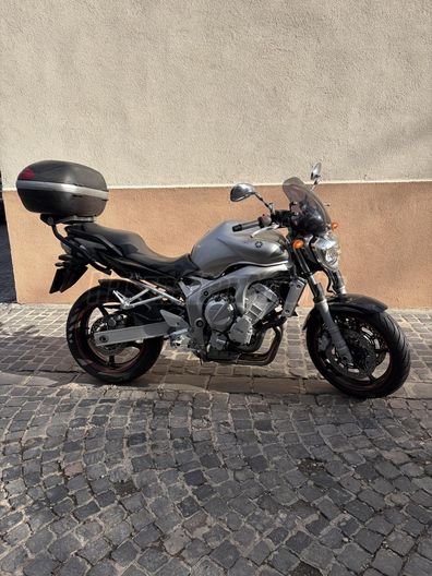 YAMAHA FZ6-N