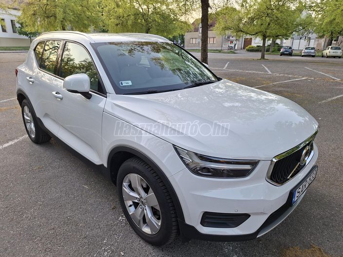 VOLVO XC40 2.0 [T4] Momentum Geartronic