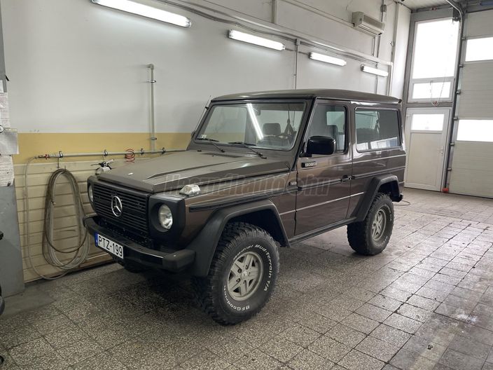 MERCEDES-BENZ G 230