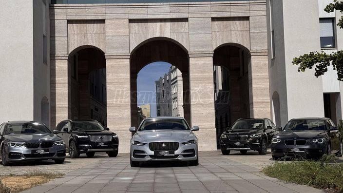 JAGUAR XE D200 HSE AWD (Automata)