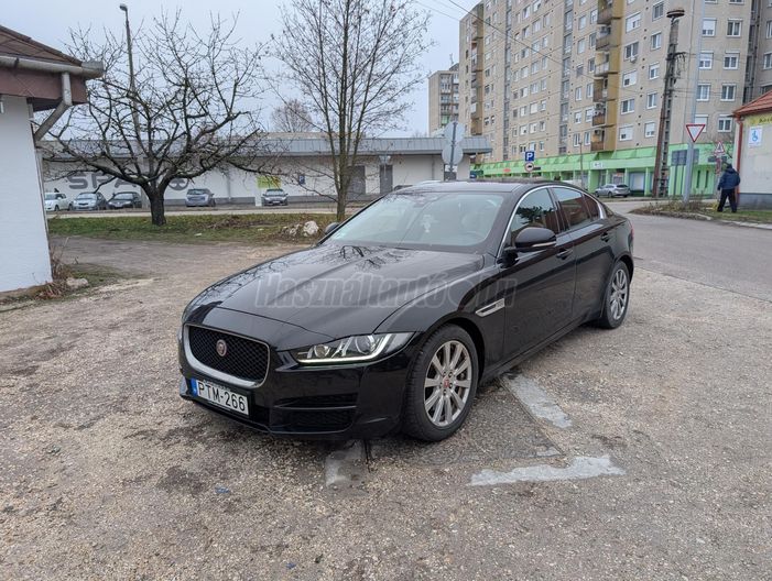 JAGUAR XE