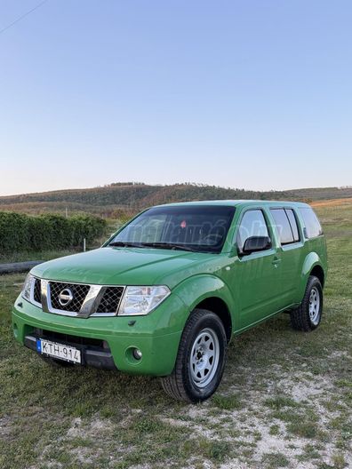 NISSAN PATHFINDER 2.5 Tdi LE