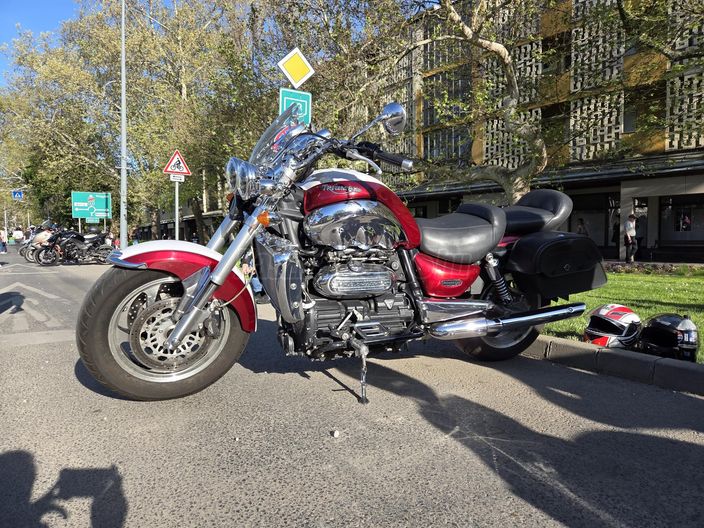 TRIUMPH ROCKET