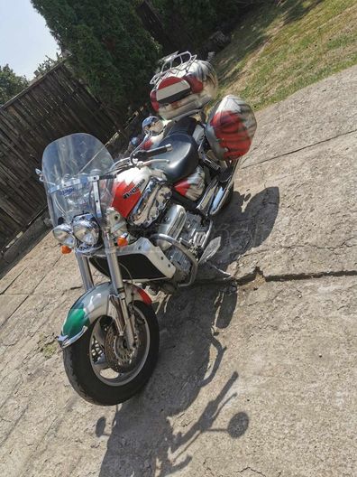 TRIUMPH ROCKET CLASSIC