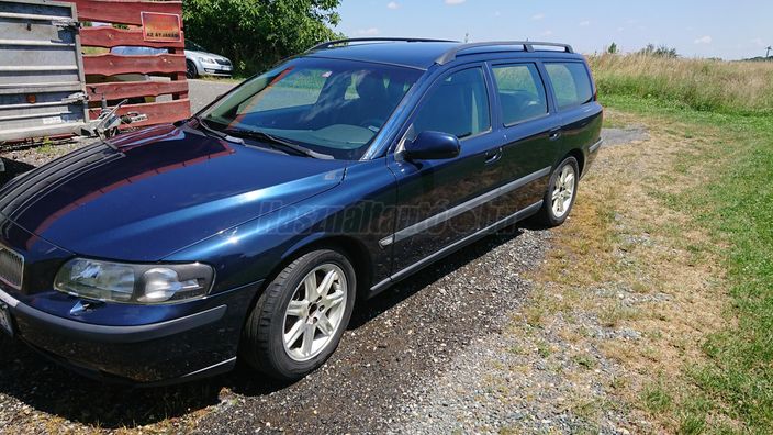 VOLVO V70 2.4 D [D5]