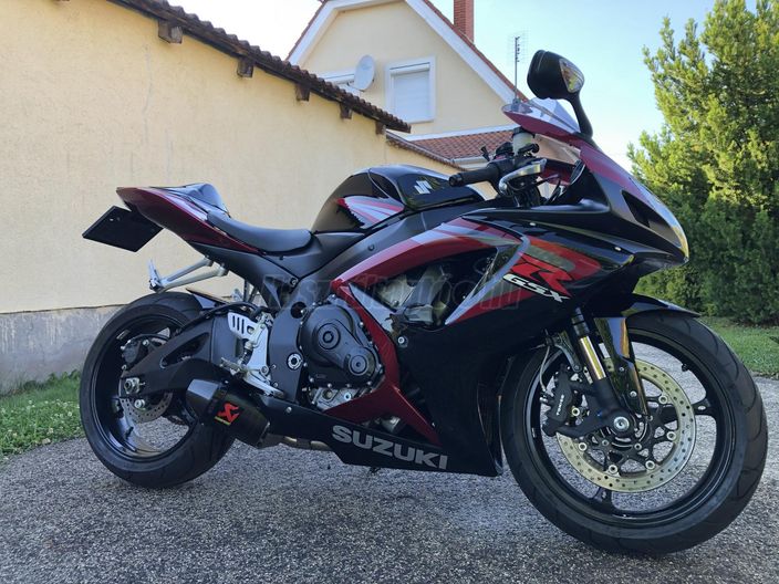 SUZUKI GSX-R 750