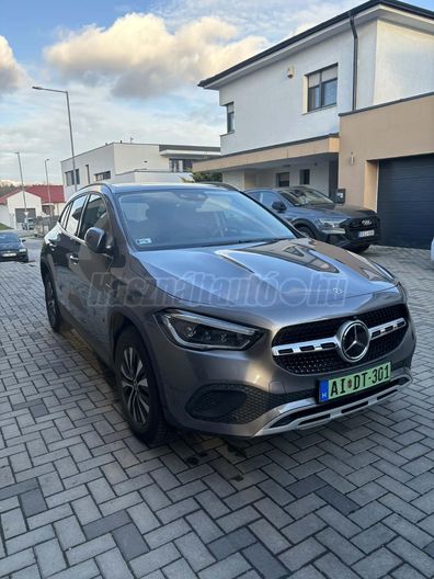 MERCEDES-BENZ GLA 250