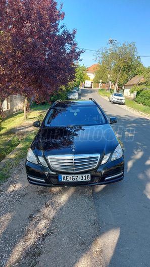 MERCEDES-BENZ E 200 CDI T BlueEFFICIENCY Elegance