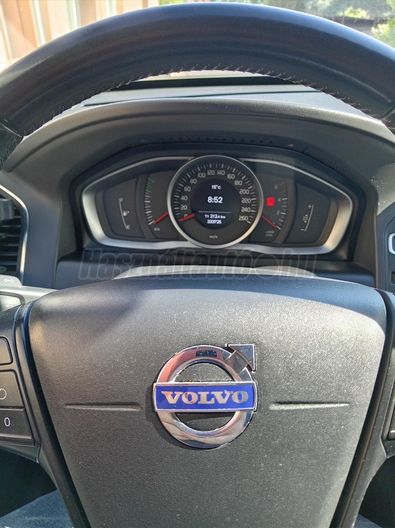 VOLVO XC60 2.0 D [D3] Summum FWD